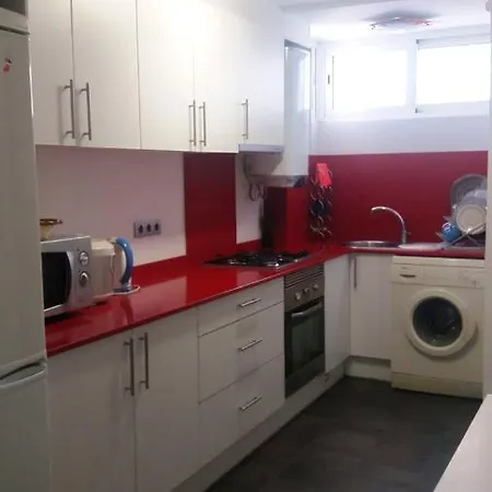 Apartment Comfortable In 58 M² Garden Roda de Bera